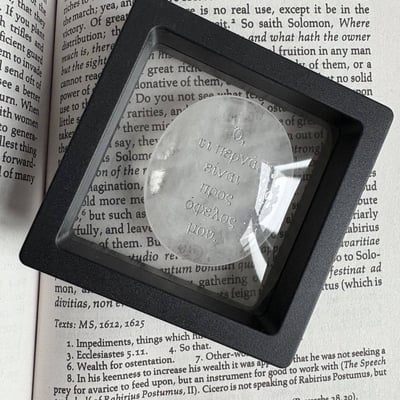 凡事發生，皆有益於我 天然白水晶掌心石 冰裂原礦希臘哲語能量刻字4