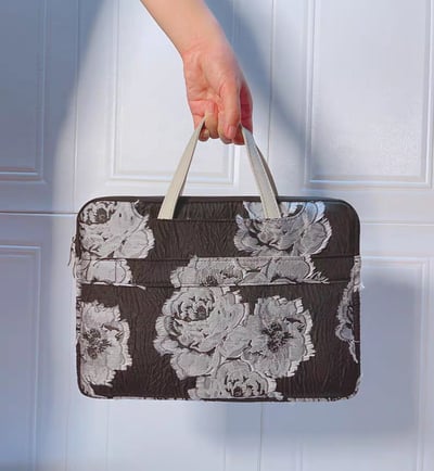 冷淡風白玫瑰 刺繡多功能旅行電腦包5