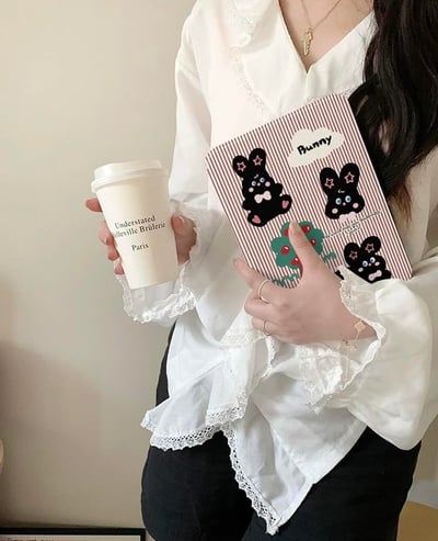 可愛邦尼兔 調皮小黑兔療癒系條紋平板保護套2