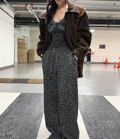 厚磅低調豹紋直筒褲 1color2