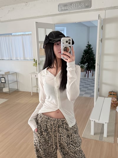 歐美百搭親膚排釦長袖上衣 2colors1