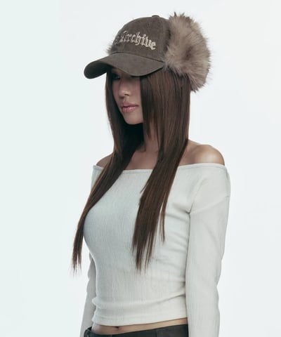 Gilaarchive FAUX FUR HOTFIX LOGO EARFLAP CAP6