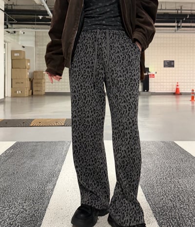 厚磅低調豹紋直筒褲 1color1