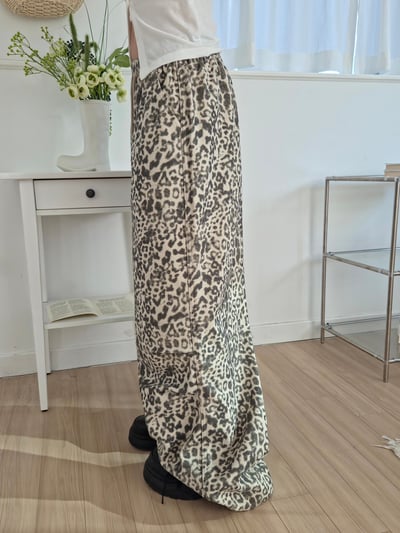 穿過都會買的豹紋落地寬褲1color5