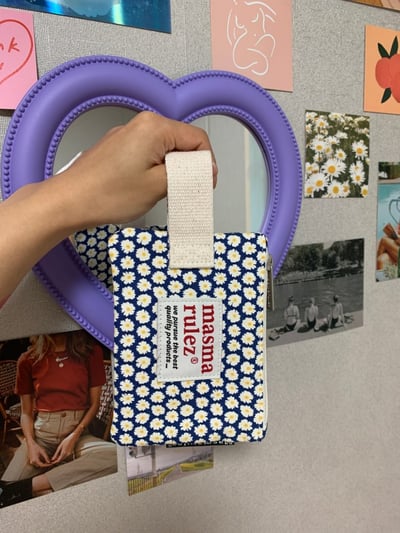 Masmarulezღ  (小) 小雛菊滿版隨身化妝包2