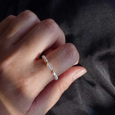 橢圓珍珠 天然石彈性珠戒 14KGF9