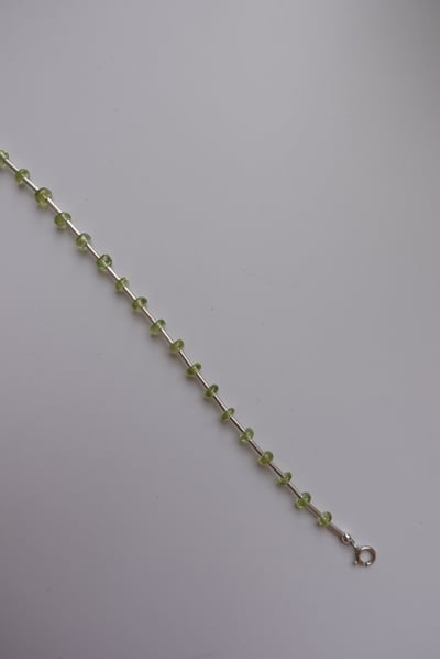 銀管間隔橄欖石手鍊 S9252