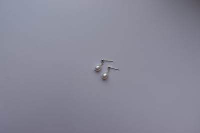 橢圓珍珠垂墜耳環 S9262