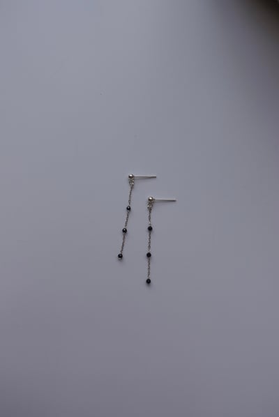 黑尖晶石間隔純銀耳環 S9251