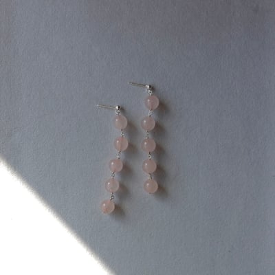 連續垂墜粉水晶耳環 S9253