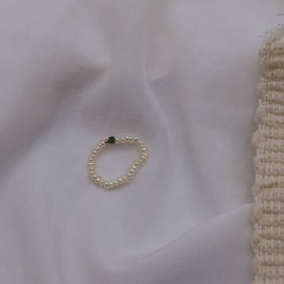 細扁珍珠 方塊天然石彈性珠戒 14KGF4