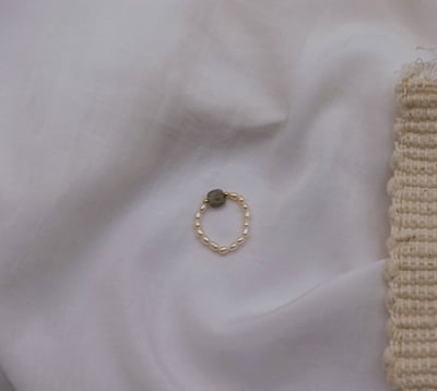 橢圓珍珠 天然石彈性珠戒 14KGF4