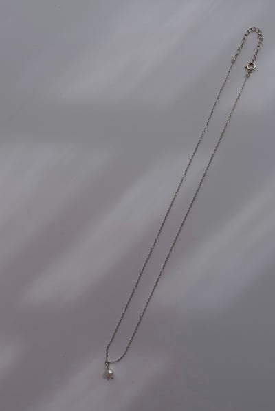 單顆垂墜小珍珠項鍊 S9253