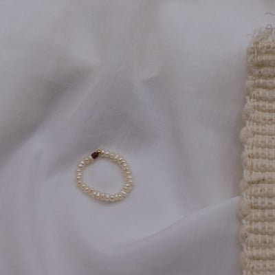 細扁珍珠 方塊天然石彈性珠戒 14KGF5