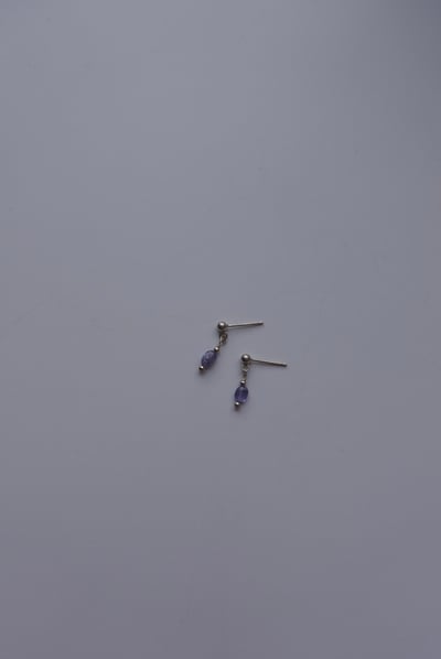 單顆橢圓坦桑石耳環 S9251