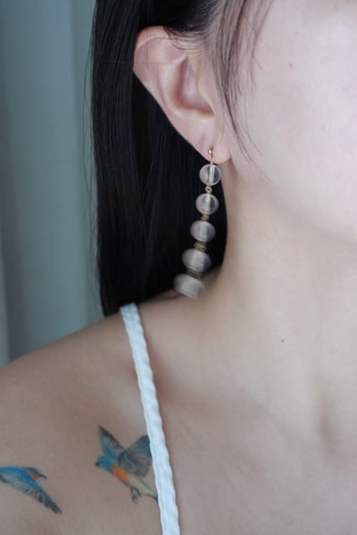 連續垂墜白水晶耳環 14KGF3