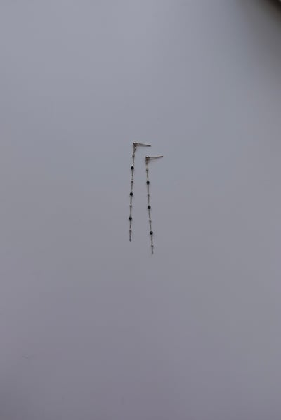 黑尖晶間隔圓珠耳環 S9251