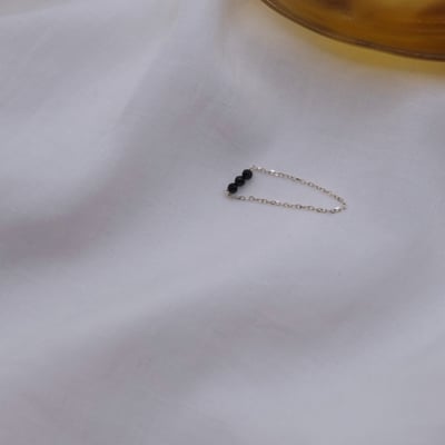 三顆黑尖晶石鏈戒 S9252