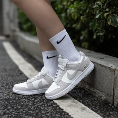 【爆款！現貨】NIKE W DUNK LOW 霧灰 灰白 小銀勾 女鞋｜IO4244-1053