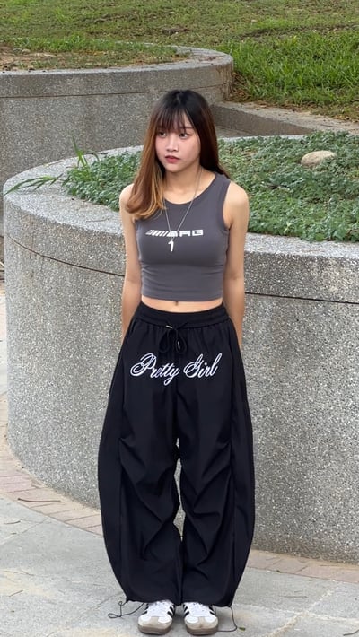 【潮流熱舞現貨】草寫英文彎刀風褲3