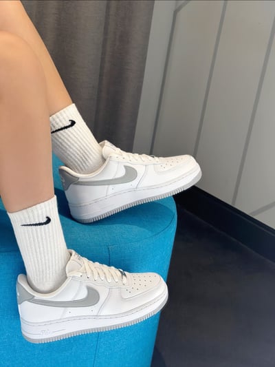 【爆款!】NIKE AIR FORCE 1 煙雨灰 灰白 灰勾 白FORCE｜FJ4146-1003