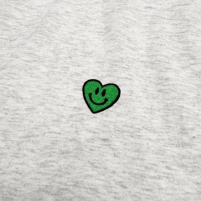 【現貨】撞色小愛心刺繡短T8