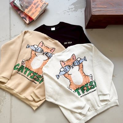 【現貨】catfish塗鴉感大學T9