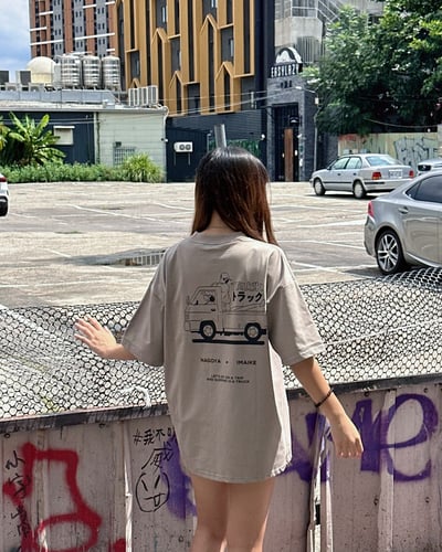 【SORONA® 涼感現貨】TRUCK日文皮卡印花短T7