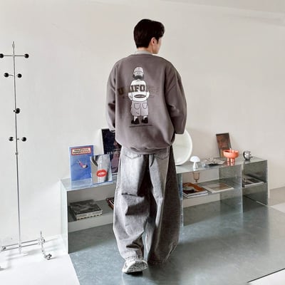 【現貨】UNIFORM男孩背影大學T11