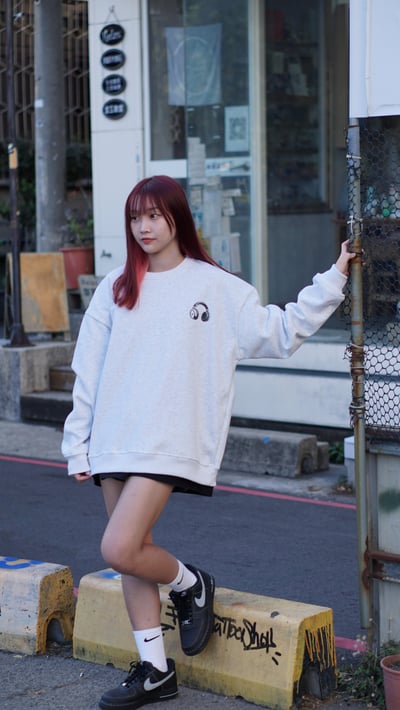 【現貨】貪吃滑板小幽靈牛奶絨大學T8