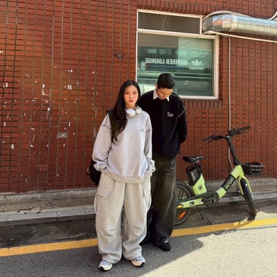 【現貨】Cross Studio反車線草寫大學T3