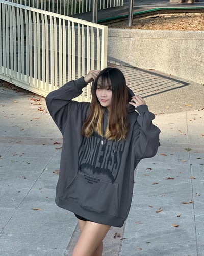 【現貨】幻影字母牛奶絨帽T10