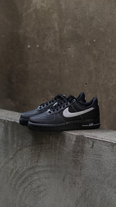 【挑戰最低價!現貨速發】NIKE AIR FORCE 1 黑魂白縫線All black｜HQ2037-00611