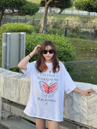 【現貨】幻影噴墨蝴蝶短T8