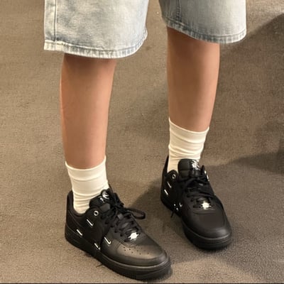 【超殺黑魂上線】Nike Air Force 1 Low WMNS 黑魂四銀勾｜HQ1180-0015