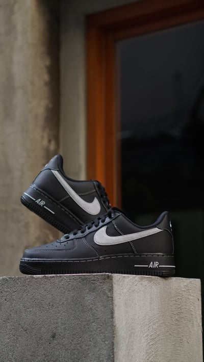 【挑戰最低價!現貨速發】NIKE AIR FORCE 1 黑魂白縫線All black｜HQ2037-0064