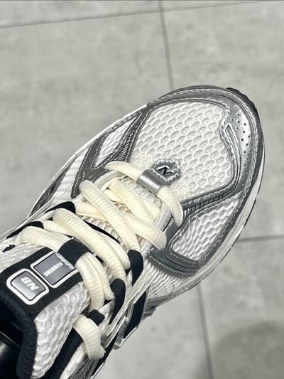 【爆款！預訂】New Balance NB 1906R IU同款 復古Y2K 奶油黑銀｜M1906RER6