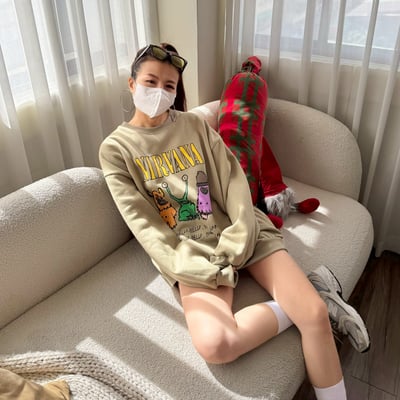 【現貨】NIRVANA刷毛大學T10