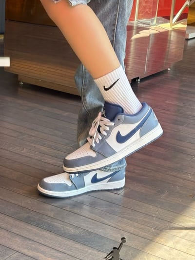 【現貨】Air Jordan 1 Low "Ashen Slate" 岩灰藍 迷霧藍｜553558-4141
