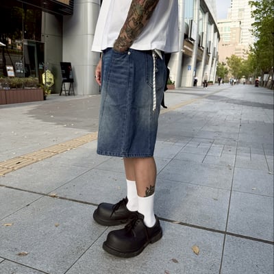 【現貨】水洗特殊前後剪裁小口袋五分牛仔褲11