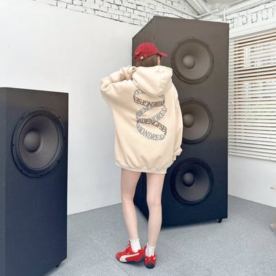 【現貨】哥德字發泡環繞設計帽T9