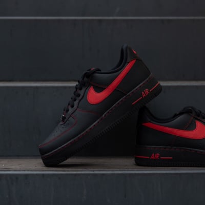 【全新爆款🔥預購】NIKE AIR FORCE 1 黑紅 反車線 男款｜HQ2037-0051