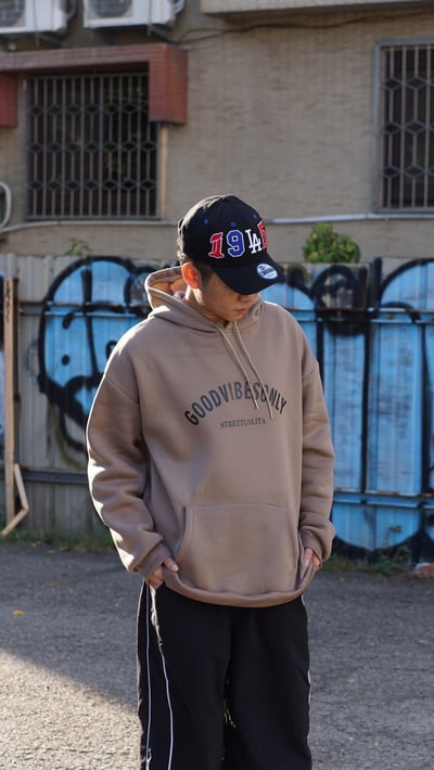 【現貨】GOODVIBESONLY英文字母刷毛帽T12