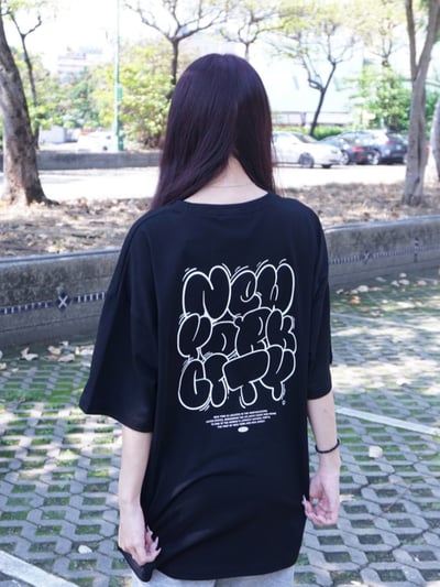 【現貨】NEW YORK CITY泡泡簍空英文字短T8