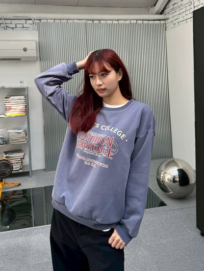 【現貨】倫敦橋印花大學T4