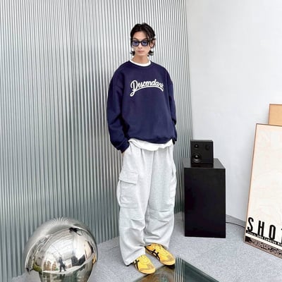 【現貨】Descendat草寫貼布繡大學T9