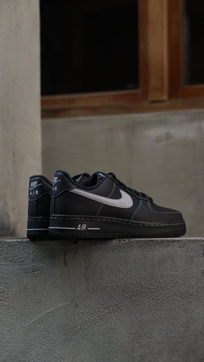 【挑戰最低價!現貨速發】NIKE AIR FORCE 1 黑魂白縫線All black｜HQ2037-0065