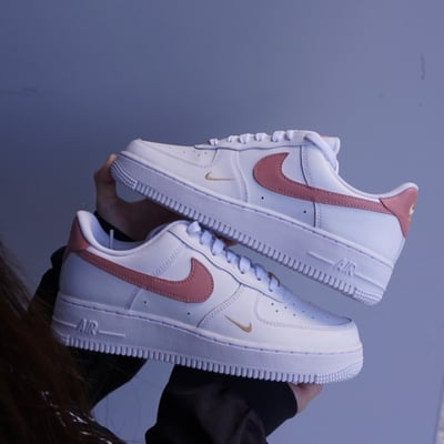 【現貨】Nike AF1 "Rust Pink" 白粉小金勾｜CZ0270-1033