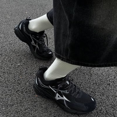 【爆款！預訂】MIZUNO SPEED 10S BLACK 復古運動鞋慢跑鞋 黑｜D1GH2406051