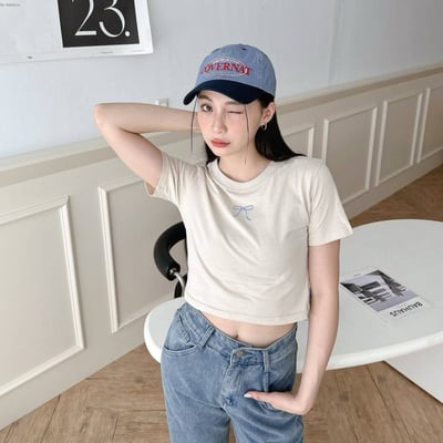 【現貨】胸前刺繡蝴蝶結短版上衣6